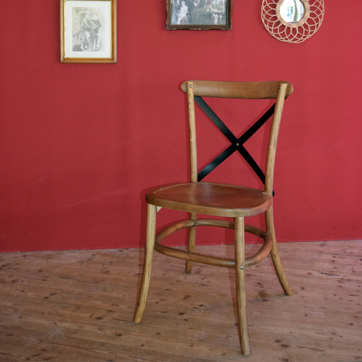 Chaises scandinaves de style en bon etat